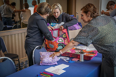 Hope in a Handbag shared with Idaho breast cancer patients